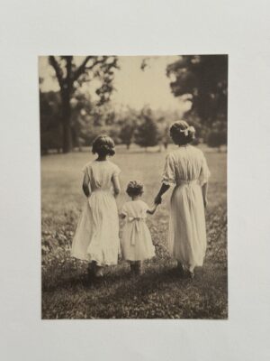 14cm x 10cm Paper - Vintage Family of Girls