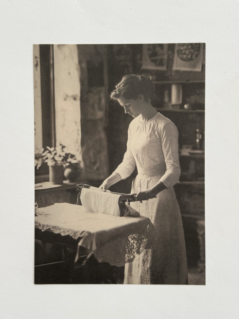 14cm x 10cm Paper - Vintage Woman Ironing