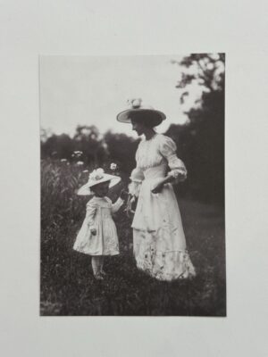 14cm x 10cm Paper - Vintage Woman and Child