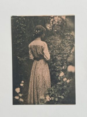 14cm x 10cm Paper - Vintage Women in the Garden