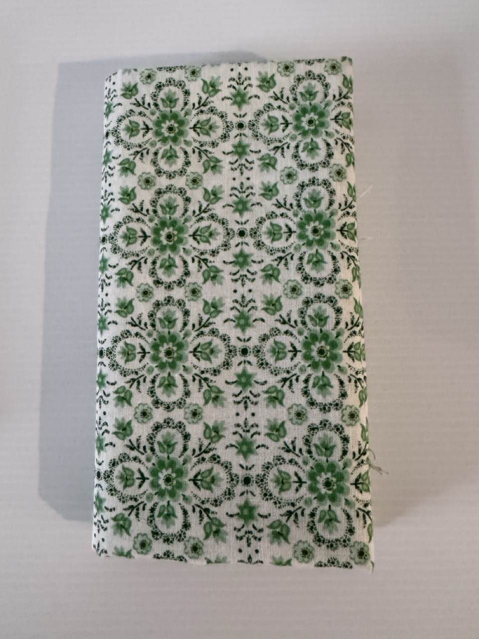 Green Floral Medallion Print - Fat Quarter